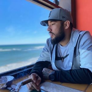 Meet your Posher, Gil